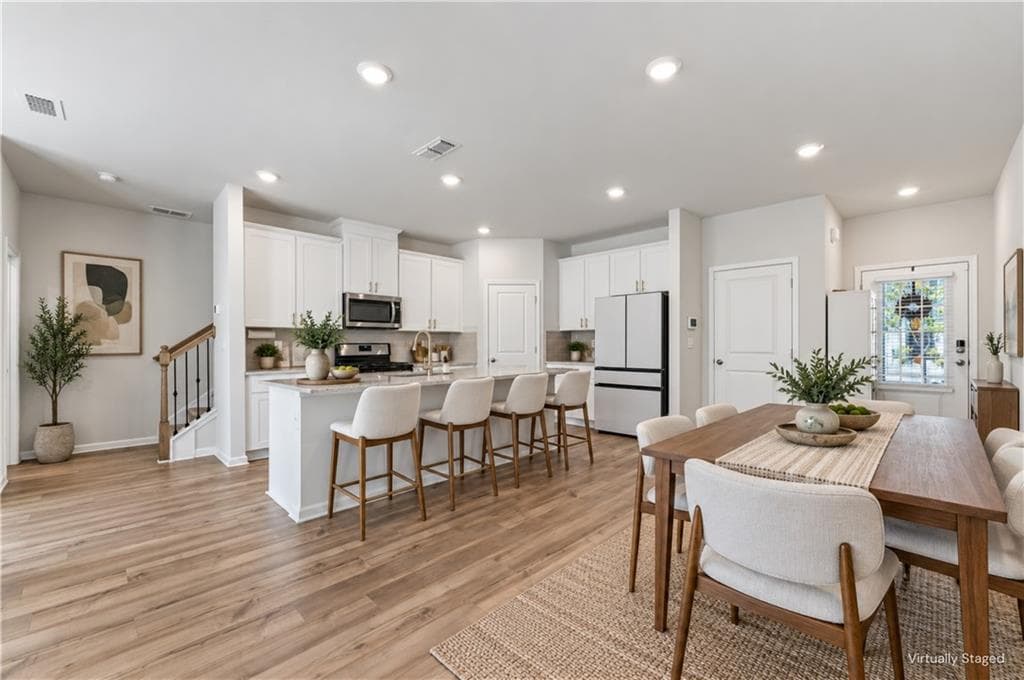 3 bedroom, 3 bathroom, 1,888 sq ft townhouse for sale at 1665 Villageside Court, Lawrenceville, GA 30043 — photo 3
