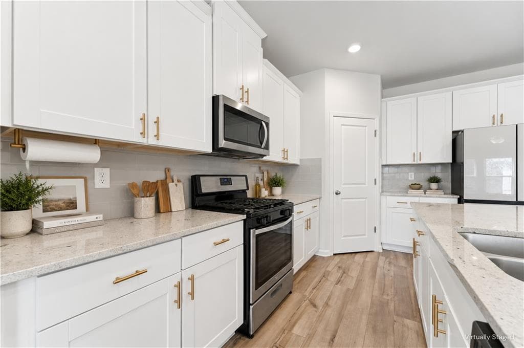 3 bedroom, 3 bathroom, 1,888 sq ft townhouse for sale at 1665 Villageside Court, Lawrenceville, GA 30043 — photo 6