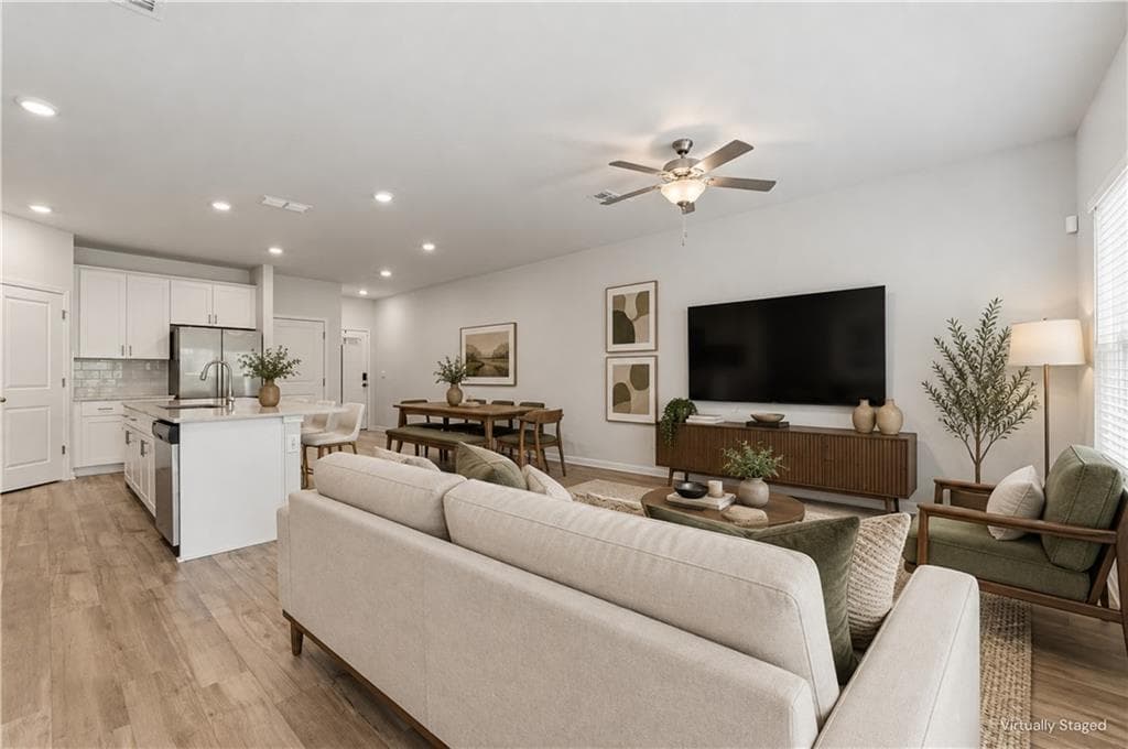 3 bedroom, 3 bathroom, 1,888 sq ft townhouse for sale at 1665 Villageside Court, Lawrenceville, GA 30043 — photo 9