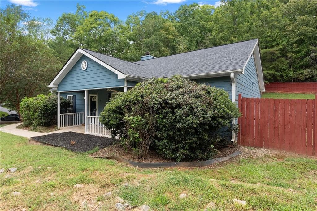 3 bedroom, 2 bathroom, 1,564 sq ft single family residence for sale at 38 Stoneridge Drive, Dahlonega, GA 30533 — photo 3