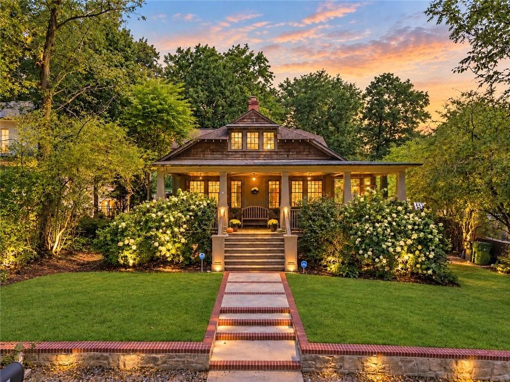 5 bedroom, 3 bathroom, 3,000 sq ft single family residence for sale at 262 Daniel Avenue, Atlanta, GA 30317