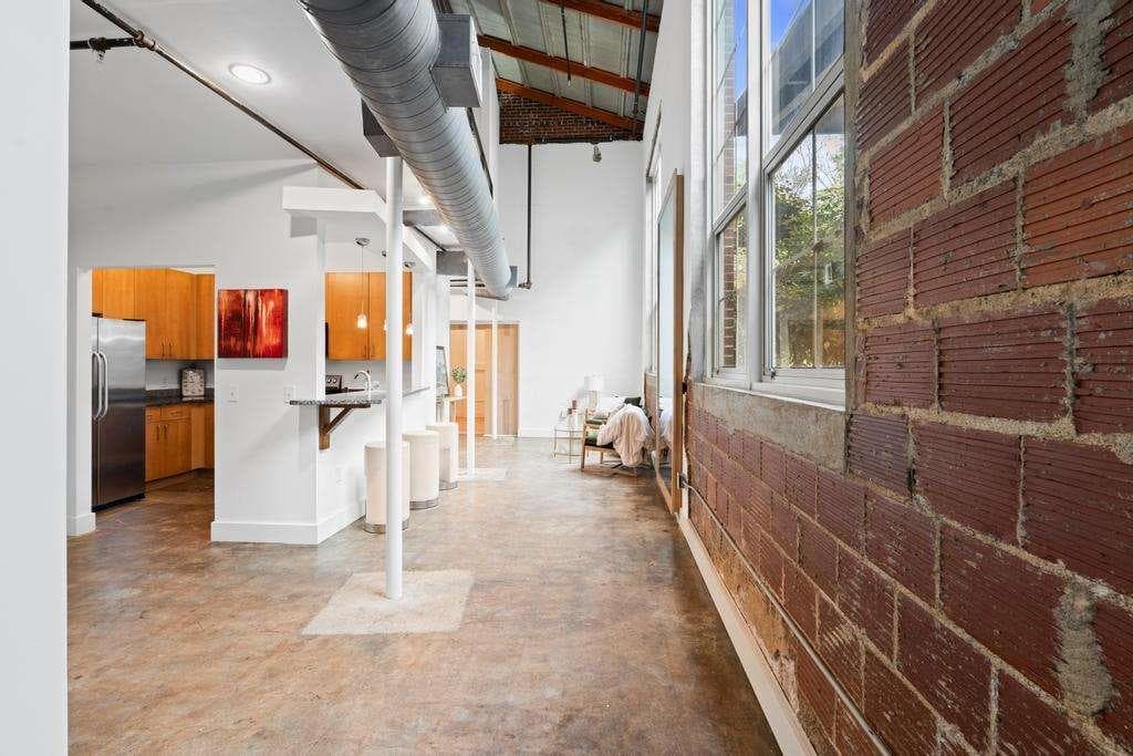 2 bedroom, 2 bathroom, 1,205 sq ft condominium for sale at 600 College Street 113, Hapeville, GA 30354 — photo 6