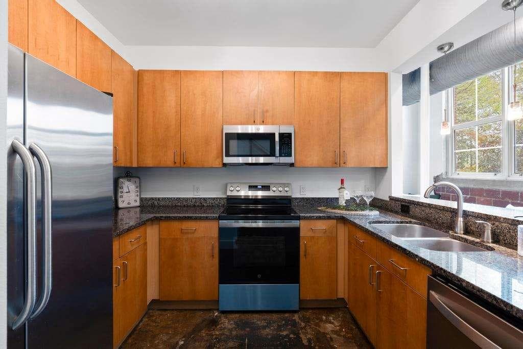 2 bedroom, 2 bathroom, 1,205 sq ft condominium for sale at 600 College Street 113, Hapeville, GA 30354 — photo 7