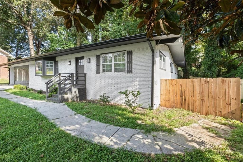 4 bedroom, 2 bathroom, 2,222 sq ft single family residence for sale at 4720 Shoshonee Trail, College Park, GA 30349 — photo 2