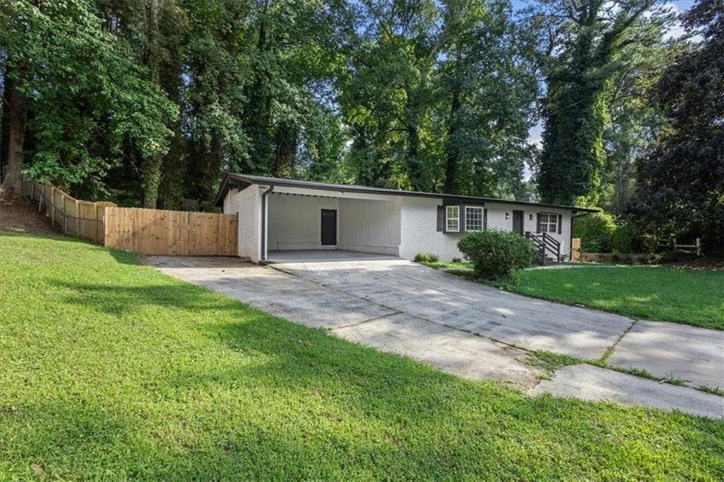 4 bedroom, 2 bathroom, 2,222 sq ft single family residence for sale at 4720 Shoshonee Trail, College Park, GA 30349 — photo 3