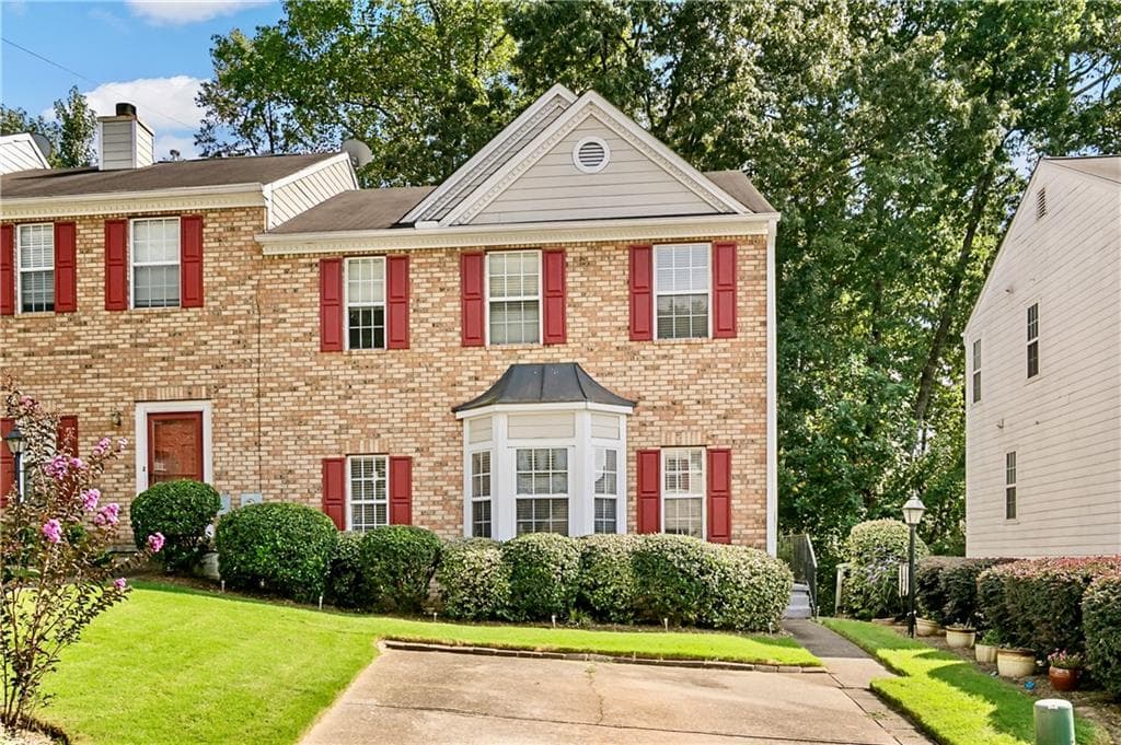 2 bedroom, 2 bathroom, 1,473 sq ft townhouse for sale at 2505 Thorngate Drive, Acworth, GA 30101