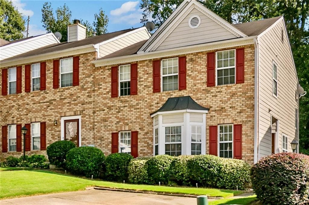 2 bedroom, 2 bathroom, 1,473 sq ft townhouse for sale at 2505 Thorngate Drive, Acworth, GA 30101 — photo 2