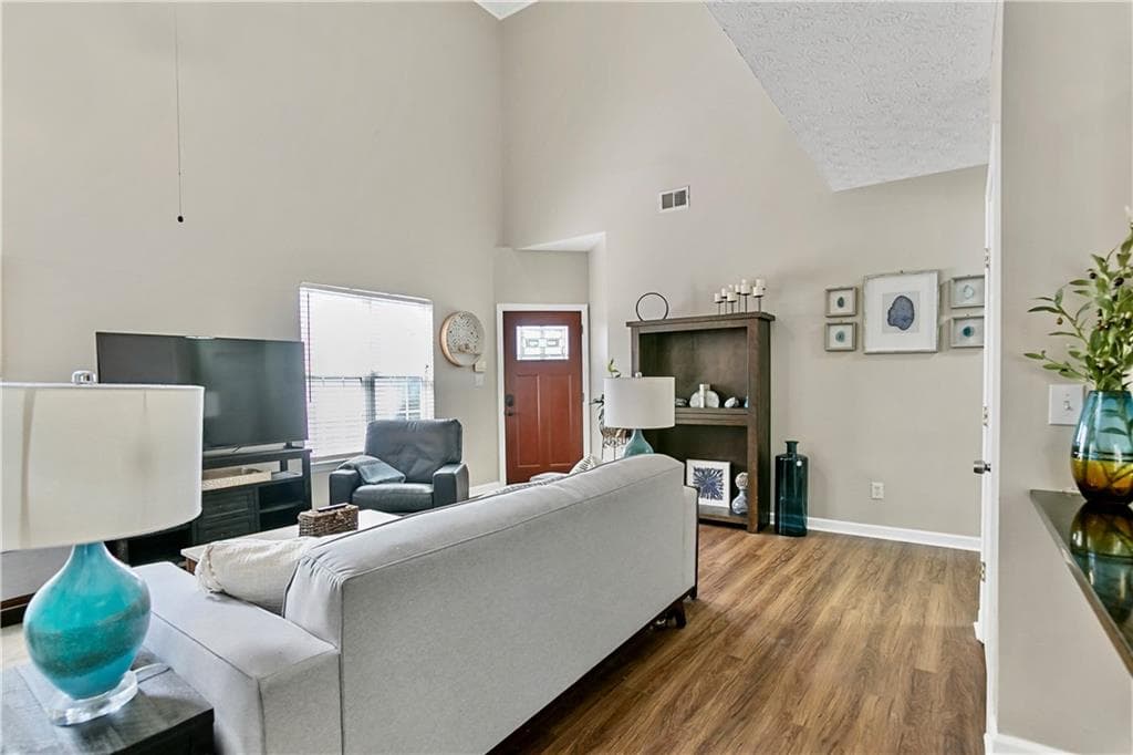 2 bedroom, 2 bathroom, 1,473 sq ft townhouse for sale at 2505 Thorngate Drive, Acworth, GA 30101 — photo 7