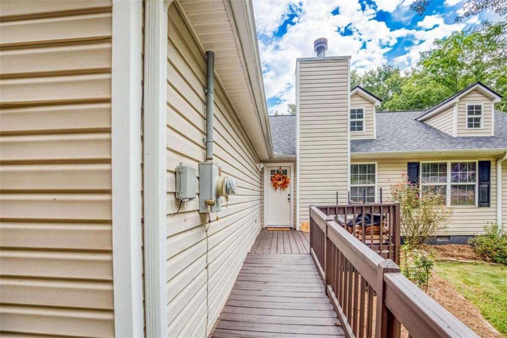 3 bedroom, 2 bathroom, 1,729 sq ft single family residence for sale at 265 Riverbrooke Trail, Covington, GA 30016 — photo 3