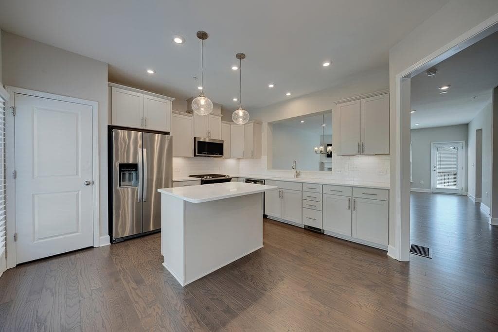4 bedroom, 4 bathroom, 3,168 sq ft townhouse for sale at 327 Hudson Way, Woodstock, GA 30189 — photo 6