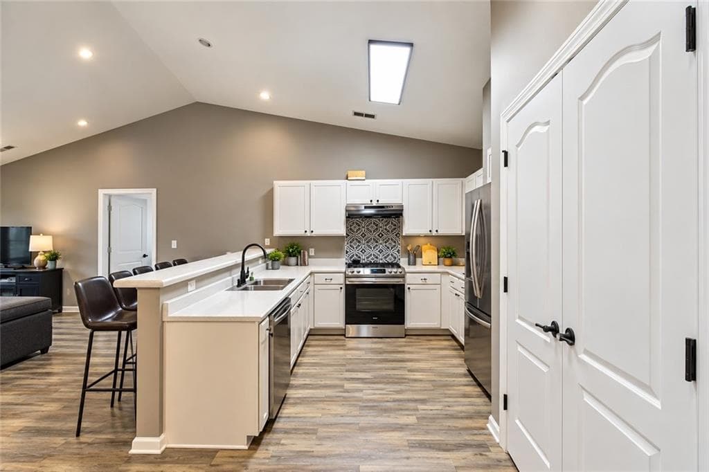 2 bedroom, 2 bathroom, 1,128 sq ft single family residence for sale at 7712 Autry Circle, Douglasville, GA 30134 — photo 3