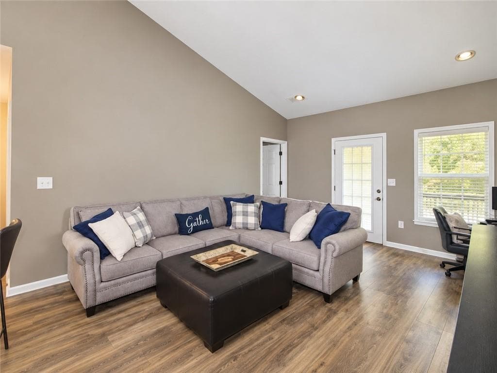 2 bedroom, 2 bathroom, 1,128 sq ft single family residence for sale at 7712 Autry Circle, Douglasville, GA 30134 — photo 5