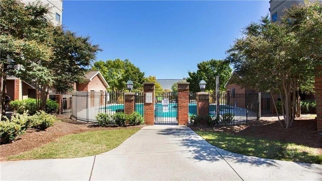 1 bedroom, 1 bathroom, 679 sq ft condominium for rent at 898 Oak Street 1307, Atlanta, GA 30310 for $1,300 a month — photo 3