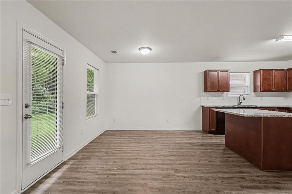 3 bedroom, 3 bathroom, 2,112 sq ft single family residence for sale at 231 Lantana Crossing, Dallas, GA 30132 — photo 5