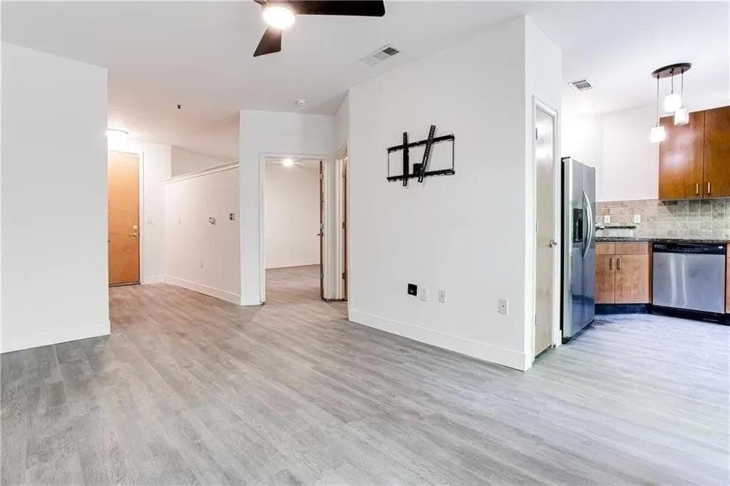 1 bedroom, 1 bathroom, 679 sq ft condominium for rent at 898 Oak Street 1307, Atlanta, GA 30310 for $1,300 a month — photo 5