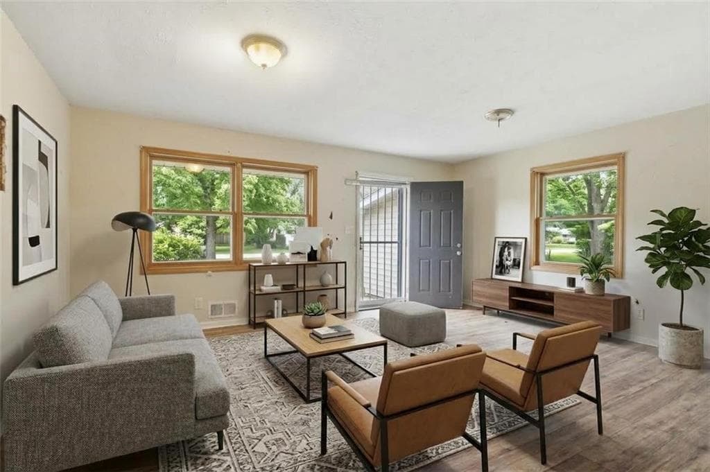 3 bedroom, 3 bathroom, 1,100 sq ft single family residence for sale at 4366 Glenwood Parkway, Decatur, GA 30032 — photo 4