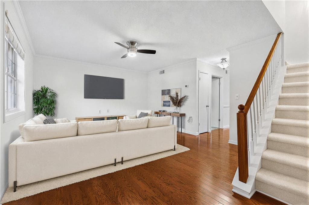 2 bedroom, 3 bathroom, 1,324 sq ft townhouse for rent at 6900 Roswell Road B5, Sandy Springs, GA 30328 for $2,400 a month — photo 4