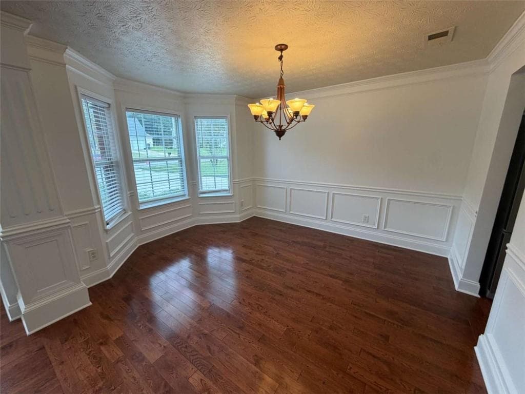 4 bedroom, 3 bathroom, 2,740 sq ft single family residence for rent at 9469 Carnes Crossing Circle, Jonesboro, GA 30236 for $2,395 a month — photo 3
