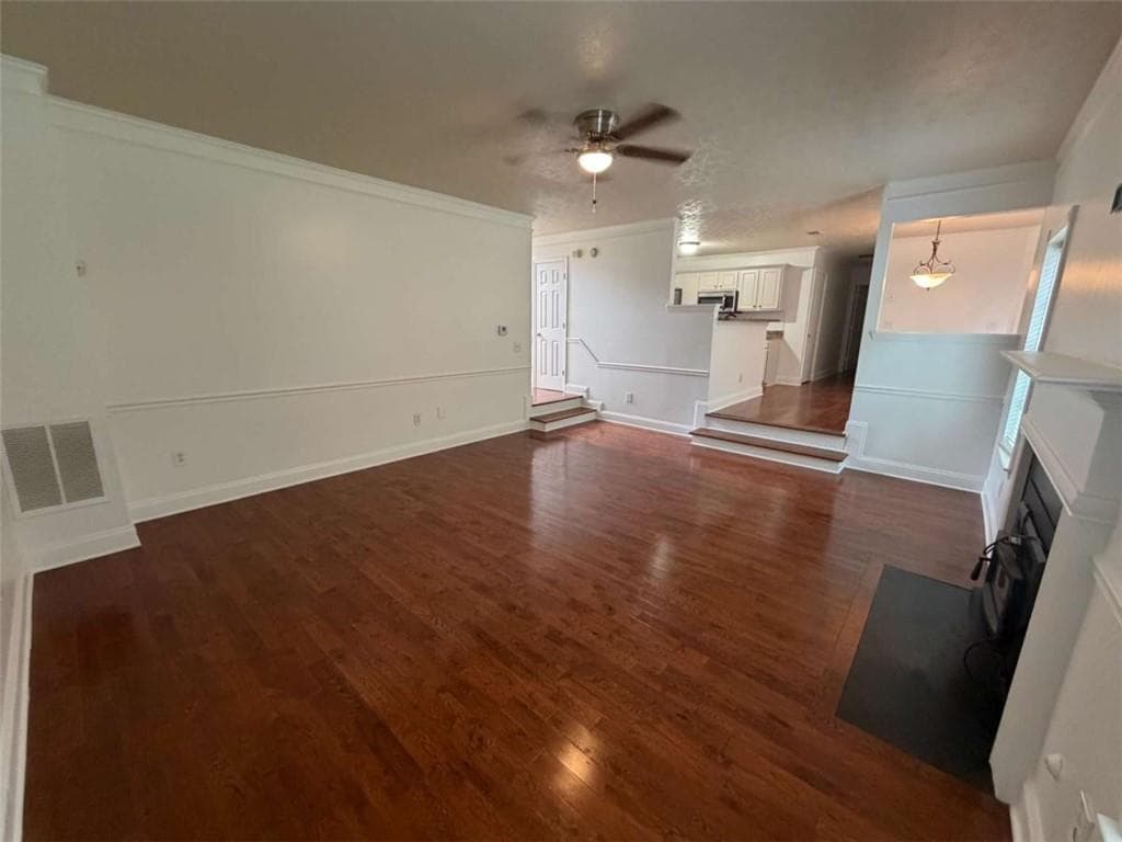 4 bedroom, 3 bathroom, 2,740 sq ft single family residence for rent at 9469 Carnes Crossing Circle, Jonesboro, GA 30236 for $2,395 a month — photo 5