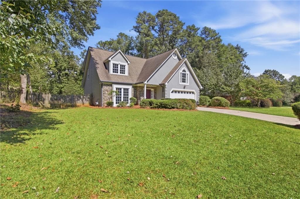 4 bedroom, 3 bathroom, 2,671 sq ft single family residence for sale at 558 Russett Court, Marietta, GA 30064 — photo 3