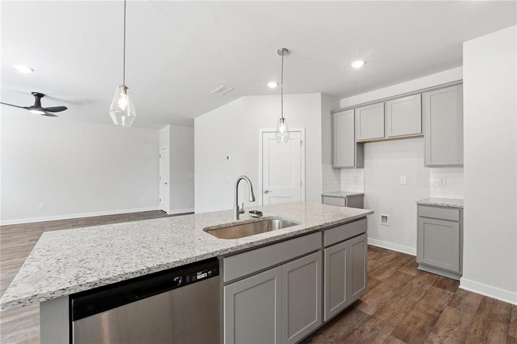 4 bedroom, 3 bathroom, 2,000 sq ft single family residence for sale at 503 Headwater Court, LaGrange, GA 30241 — photo 7