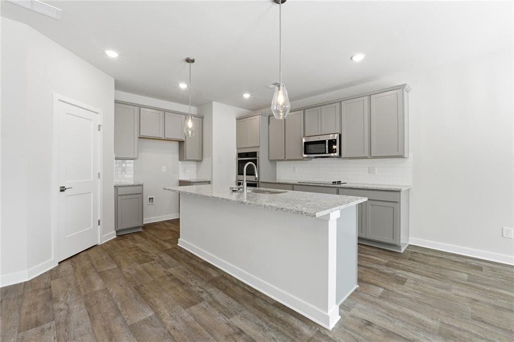 4 bedroom, 3 bathroom, 2,000 sq ft single family residence for sale at 503 Headwater Court, LaGrange, GA 30241 — photo 8
