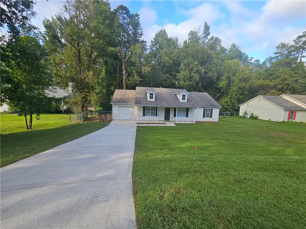 3 bedroom, 2 bathroom, 1,392 sq ft single family residence for sale at 150 Valley Drive, Stockbridge, GA 30281 — photo 2