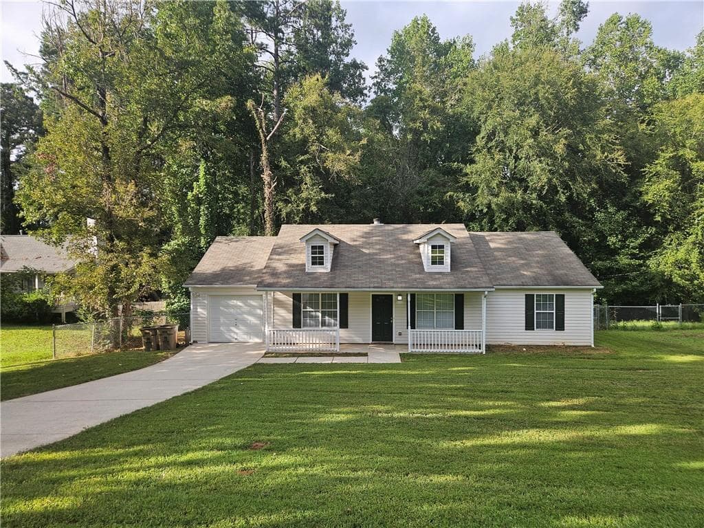 3 bedroom, 2 bathroom, 1,392 sq ft single family residence for sale at 150 Valley Drive, Stockbridge, GA 30281 — photo 3