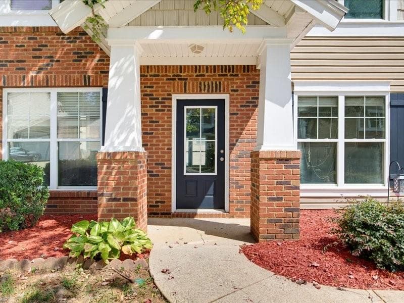 4 bedroom, 3 bathroom, 2,070 sq ft single family residence for sale at 202 Quince Road, Canton, GA 30114 — photo 4