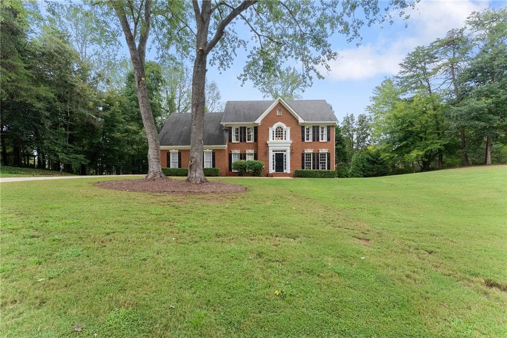 5 bedroom, 5 bathroom, 4,140 sq ft single family residence for sale at 4649 Windsor Drive, Flowery Branch, GA 30542 — photo 3