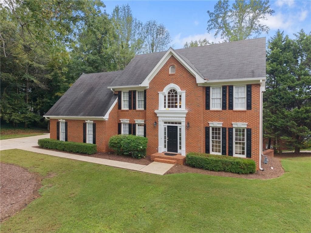 5 bedroom, 5 bathroom, 4,140 sq ft single family residence for sale at 4649 Windsor Drive, Flowery Branch, GA 30542 — photo 4