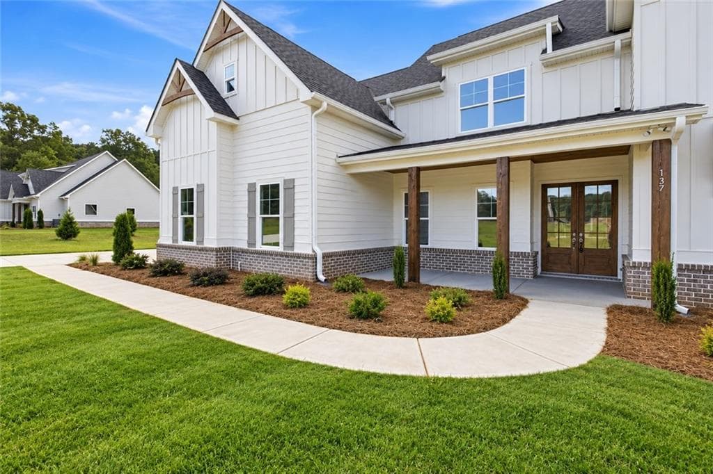 5 bedroom, 4 bathroom, 3,843 sq ft single family residence for sale at 137 Twin Oaks Drive, Hampton, GA 30228 — photo 2