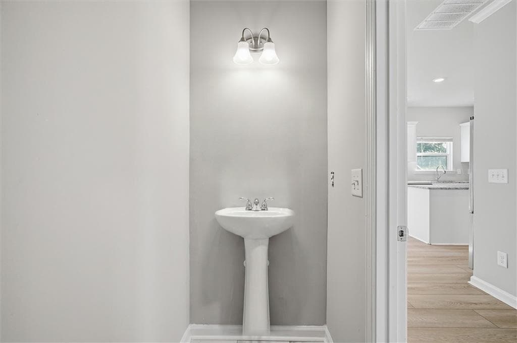4 bedroom, 3 bathroom, 2,234 sq ft single family residence for sale at 517 Edgemore Road, Canton, GA 30114 — photo 8