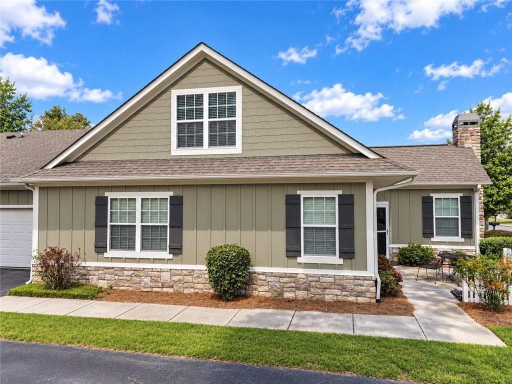 3 bedroom, 3 bathroom, 2,045 sq ft condominium for sale at 1213 Brookstone Way, Augusta, GA 30909