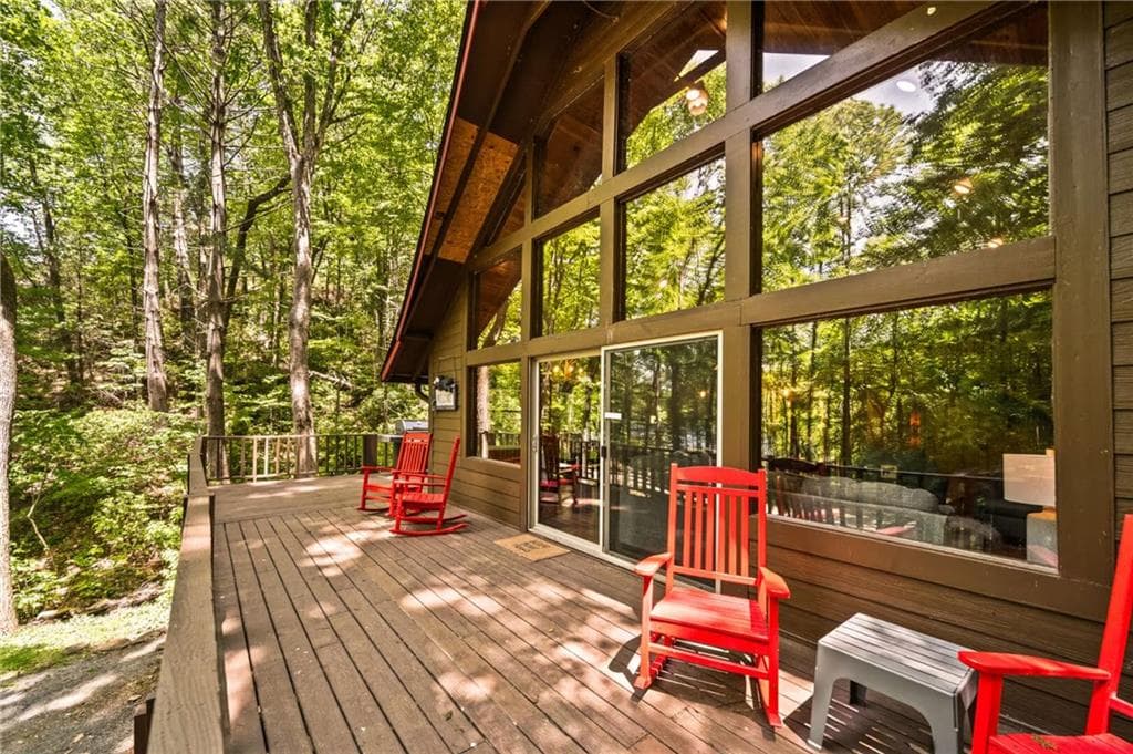 3 bedroom, 3 bathroom, 2,494 sq ft single family residence for sale at 469 N Lake Drive, Ellijay, GA 30536 — photo 7