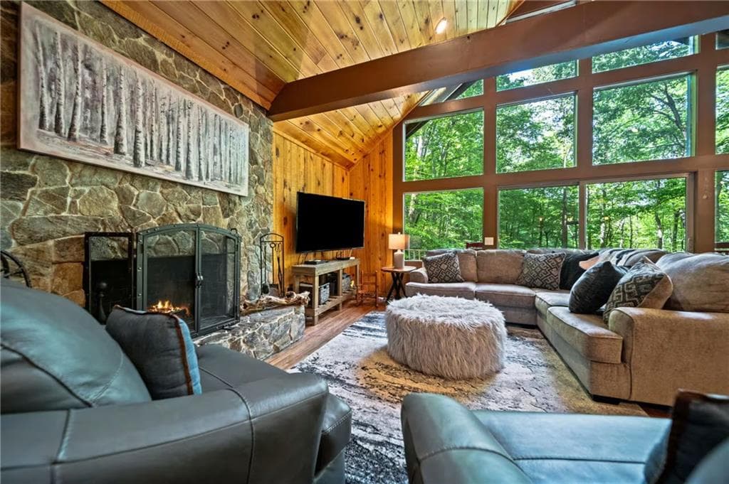3 bedroom, 3 bathroom, 2,494 sq ft single family residence for sale at 469 N Lake Drive, Ellijay, GA 30536 — photo 9