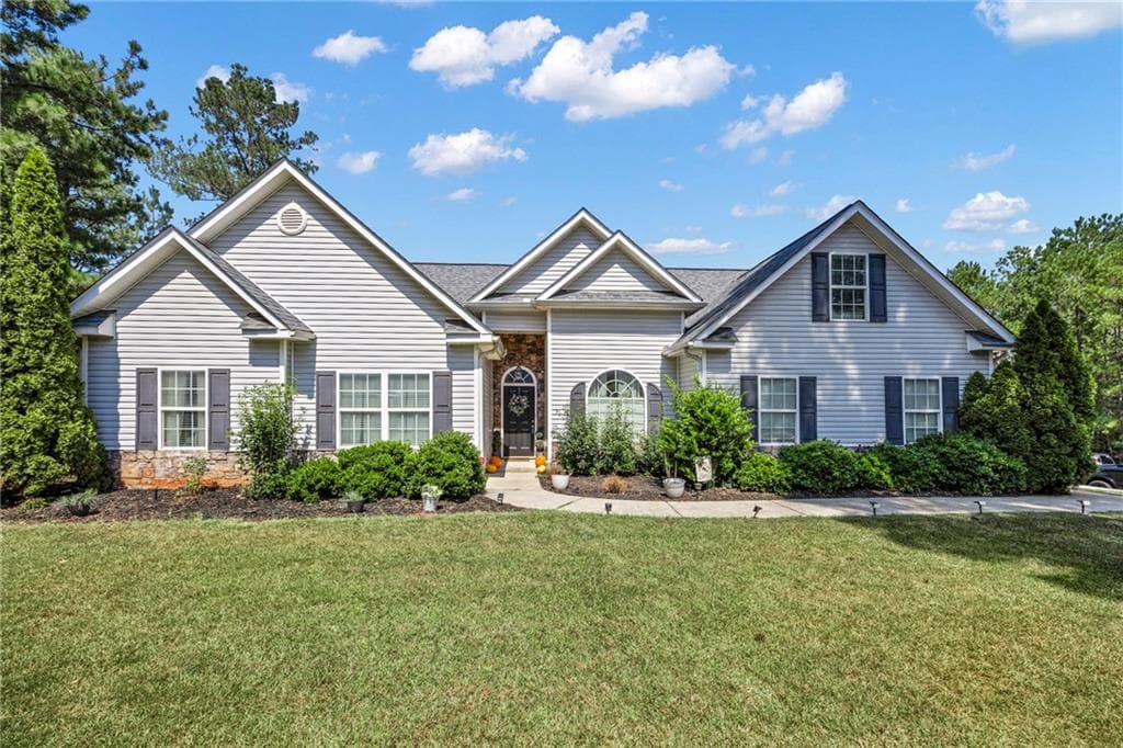4 bedroom, 2 bathroom, 1,883 sq ft single family residence for sale at 10 PINE SHADOW Circle, Covington, GA 30016