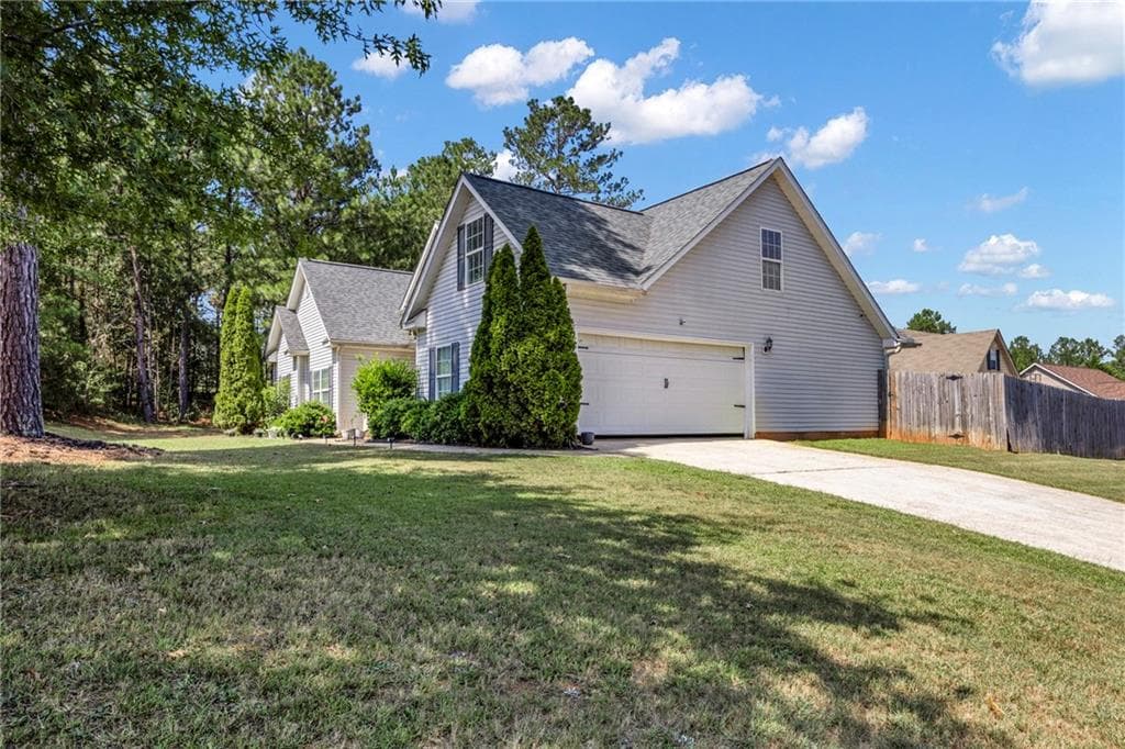 4 bedroom, 2 bathroom, 1,883 sq ft single family residence for sale at 10 PINE SHADOW Circle, Covington, GA 30016 — photo 5