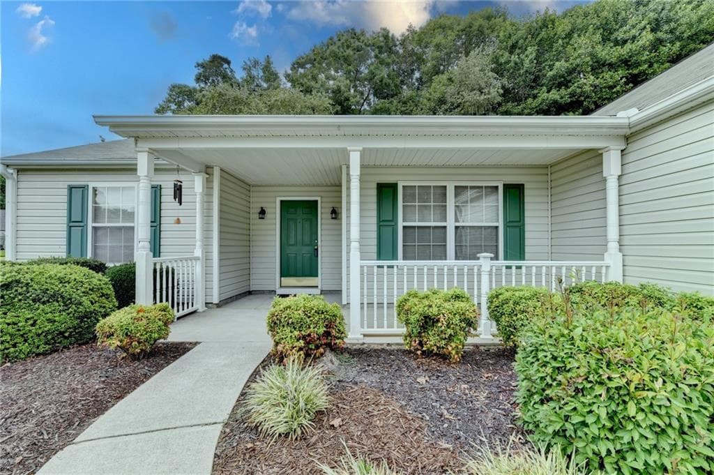 3 bedroom, 2 bathroom, 1,815 sq ft single family residence for sale at 3065 Evergreen Eve Crossing, Dacula, GA 30019 — photo 5