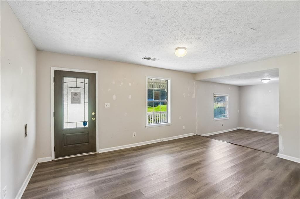 3 bedroom, 2 bathroom, 2,096 sq ft single family residence for sale at 888 Laney Road, Locust Grove, GA 30248 — photo 4
