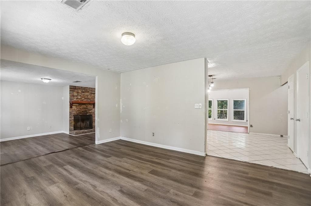 3 bedroom, 2 bathroom, 2,096 sq ft single family residence for sale at 888 Laney Road, Locust Grove, GA 30248 — photo 5