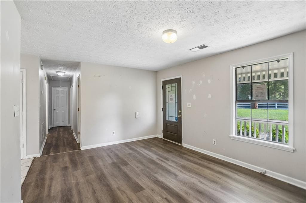 3 bedroom, 2 bathroom, 2,096 sq ft single family residence for sale at 888 Laney Road, Locust Grove, GA 30248 — photo 6