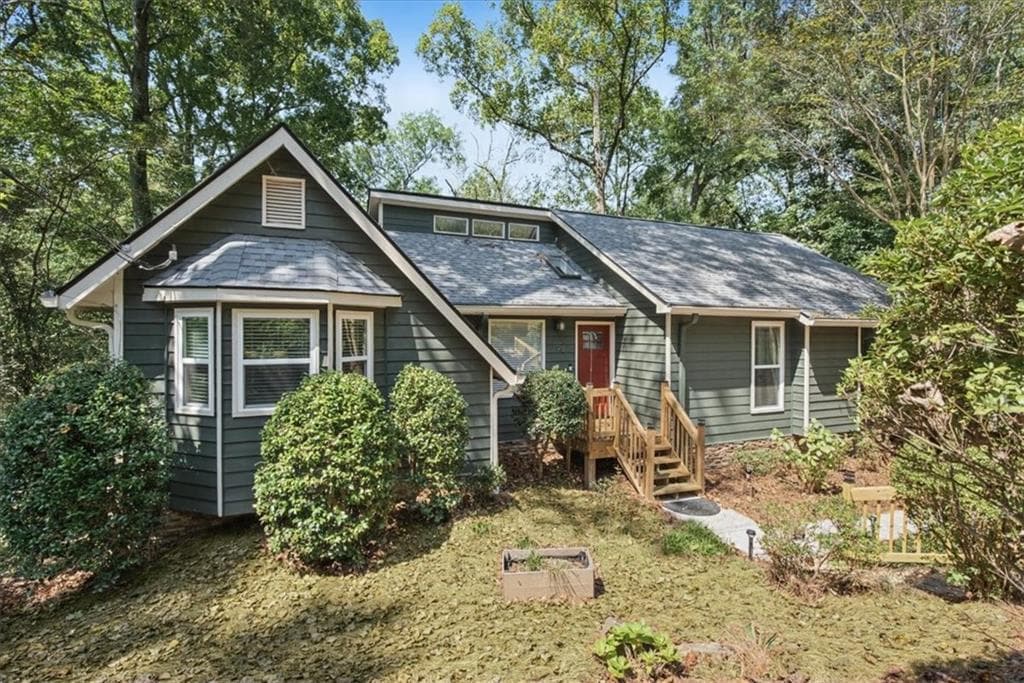 3 bedroom, 2 bathroom, 1,626 sq ft single family residence for sale at 98 Geraldine Drive, Smyrna, GA 30082