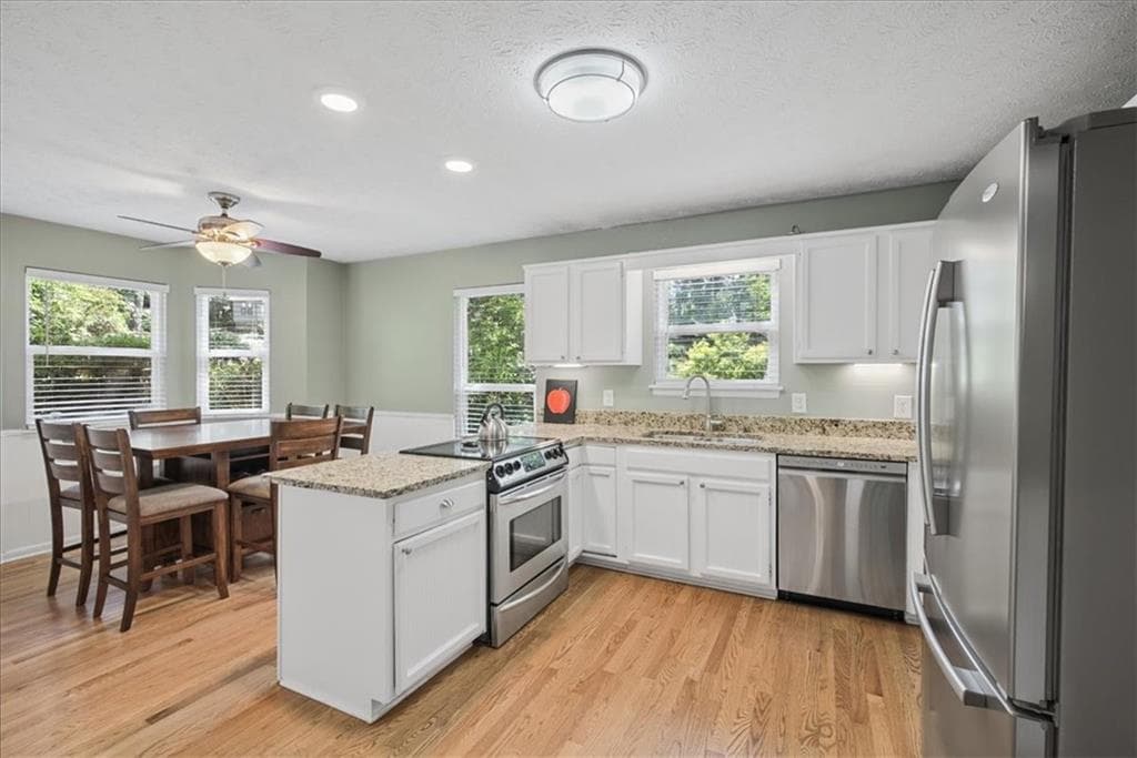 3 bedroom, 2 bathroom, 1,626 sq ft single family residence for sale at 98 Geraldine Drive, Smyrna, GA 30082 — photo 3