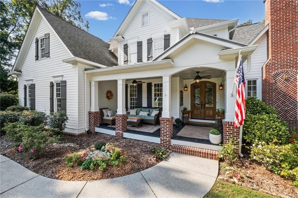 5 bedroom, 5 bathroom, 4,771 sq ft single family residence under contract at 5015 Rockingham Drive, Roswell, GA 30075 — photo 3