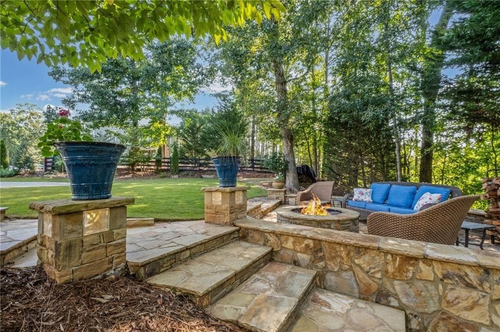 5 bedroom, 5 bathroom, 4,771 sq ft single family residence under contract at 5015 Rockingham Drive, Roswell, GA 30075 — photo 5
