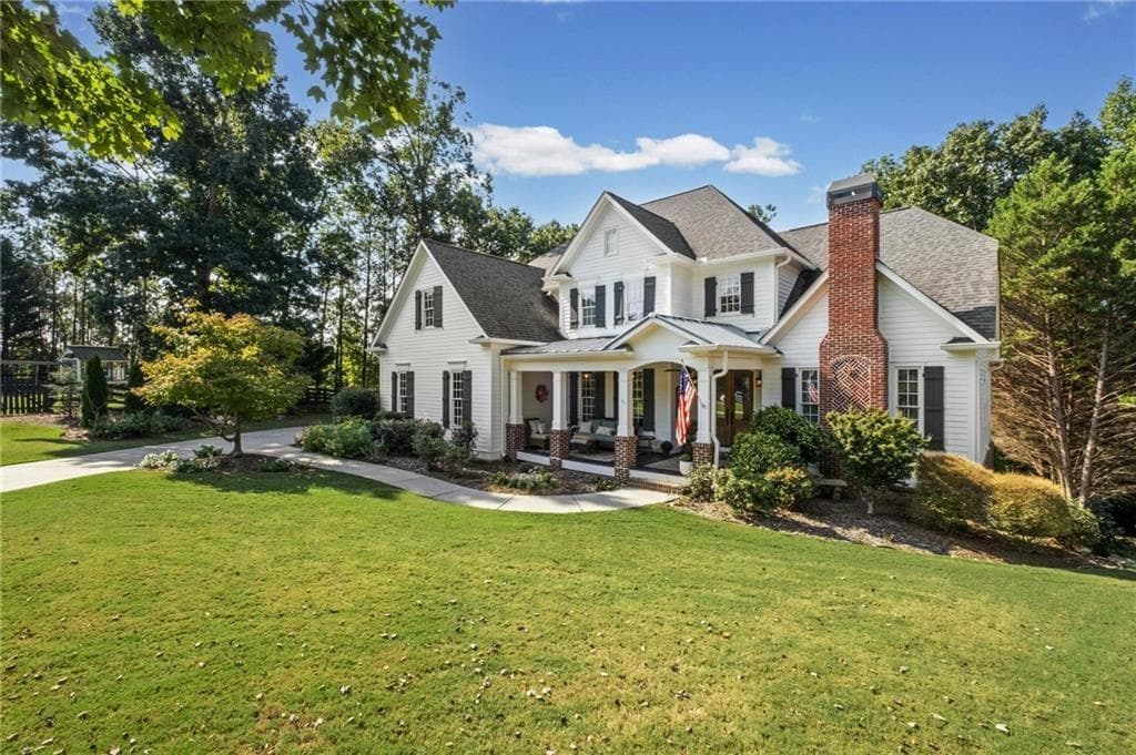 5 bedroom, 5 bathroom, 4,771 sq ft single family residence under contract at 5015 Rockingham Drive, Roswell, GA 30075 — photo 9
