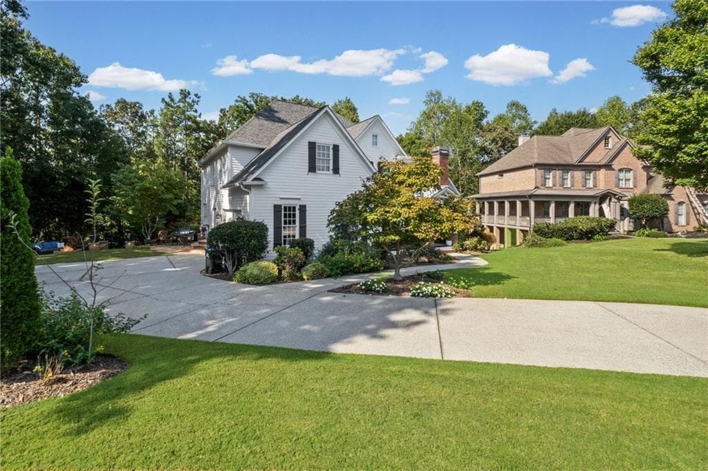 5 bedroom, 5 bathroom, 4,771 sq ft single family residence under contract at 5015 Rockingham Drive, Roswell, GA 30075 — photo 10
