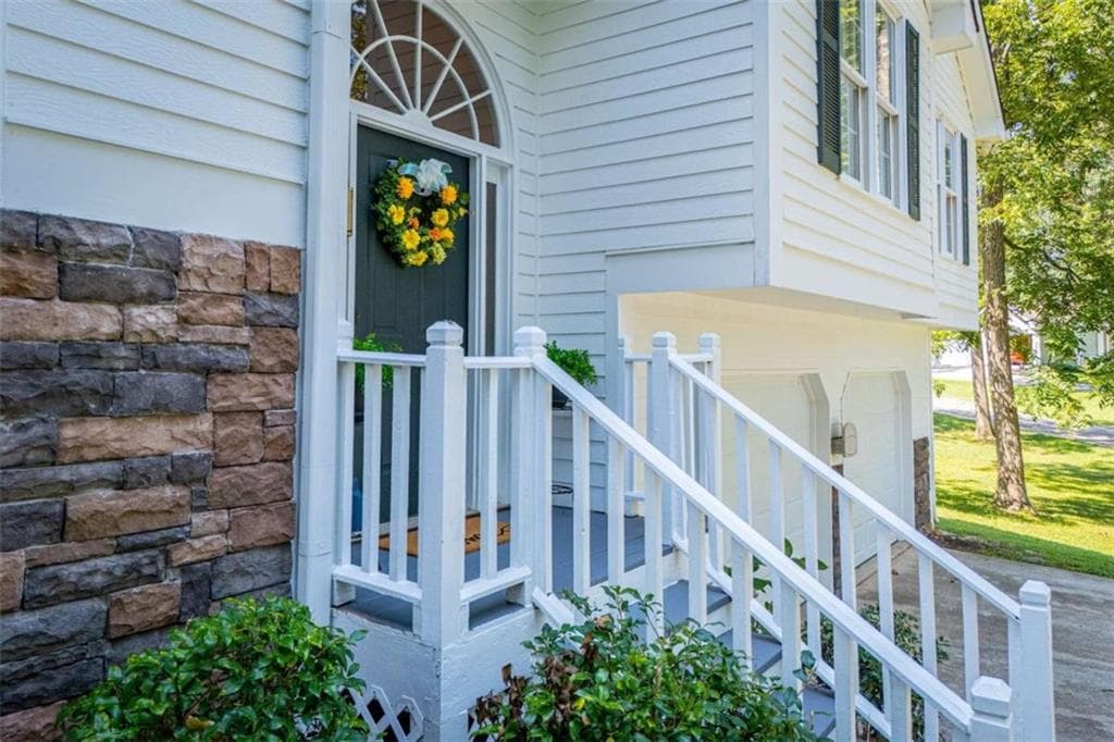 3 bedroom, 3 bathroom, 1,804 sq ft single family residence for sale at 203 Comly Rich Drive, Carrollton, GA 30117 — photo 3