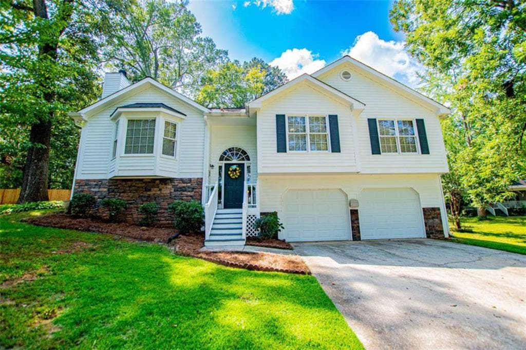 3 bedroom, 3 bathroom, 1,804 sq ft single family residence for sale at 203 Comly Rich Drive, Carrollton, GA 30117 — photo 5